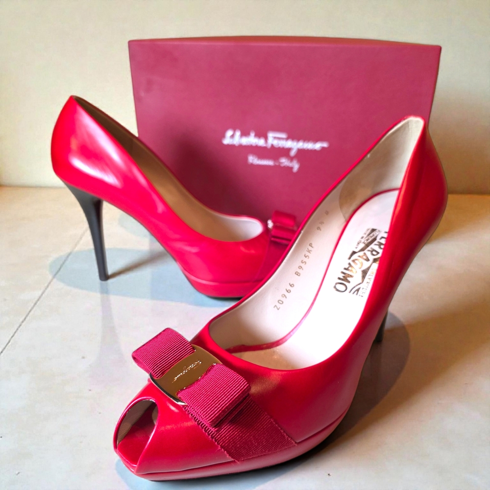 Salvatore Ferragamo Vibrant Red Bow Heels Womens Shoe Size 9.5 Full Inclusion - Picture 1 of 2